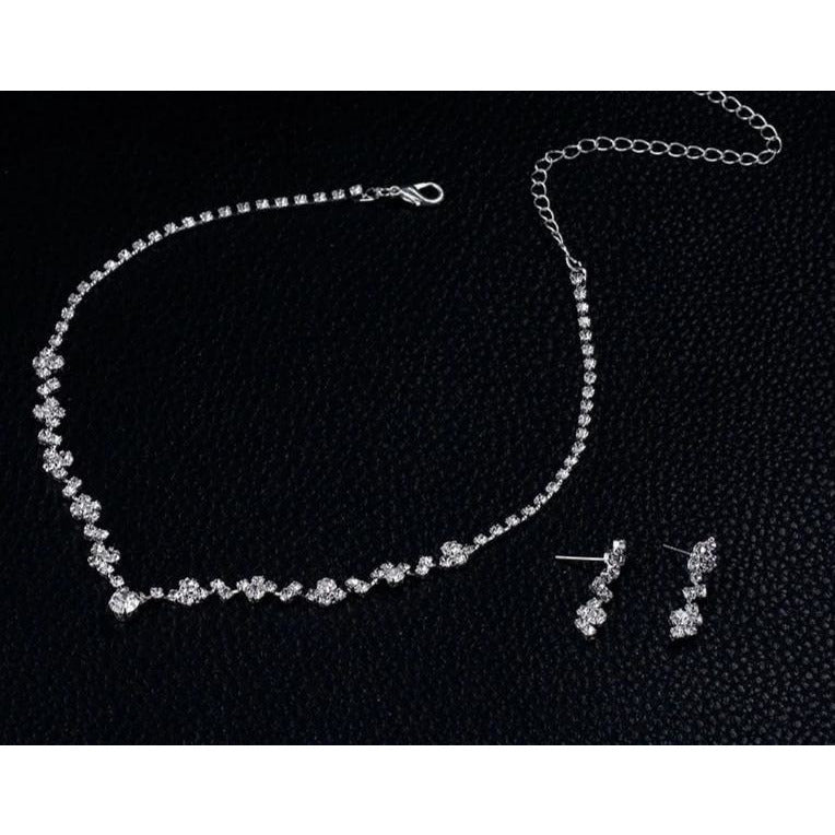 Middle stone leaf abstract Silver Plated Crystal Choker set